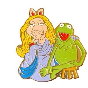 Vintage 1980 Jensen Associates Kermit & Miss Piggy Enamel Pin Brooch